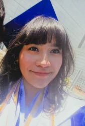 RiveraElizabethAsuncionGradPic_090226cr